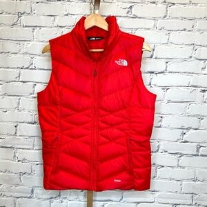 The North Face Women’s 550 Puffer Vest in Red ❤️❄️ Size M